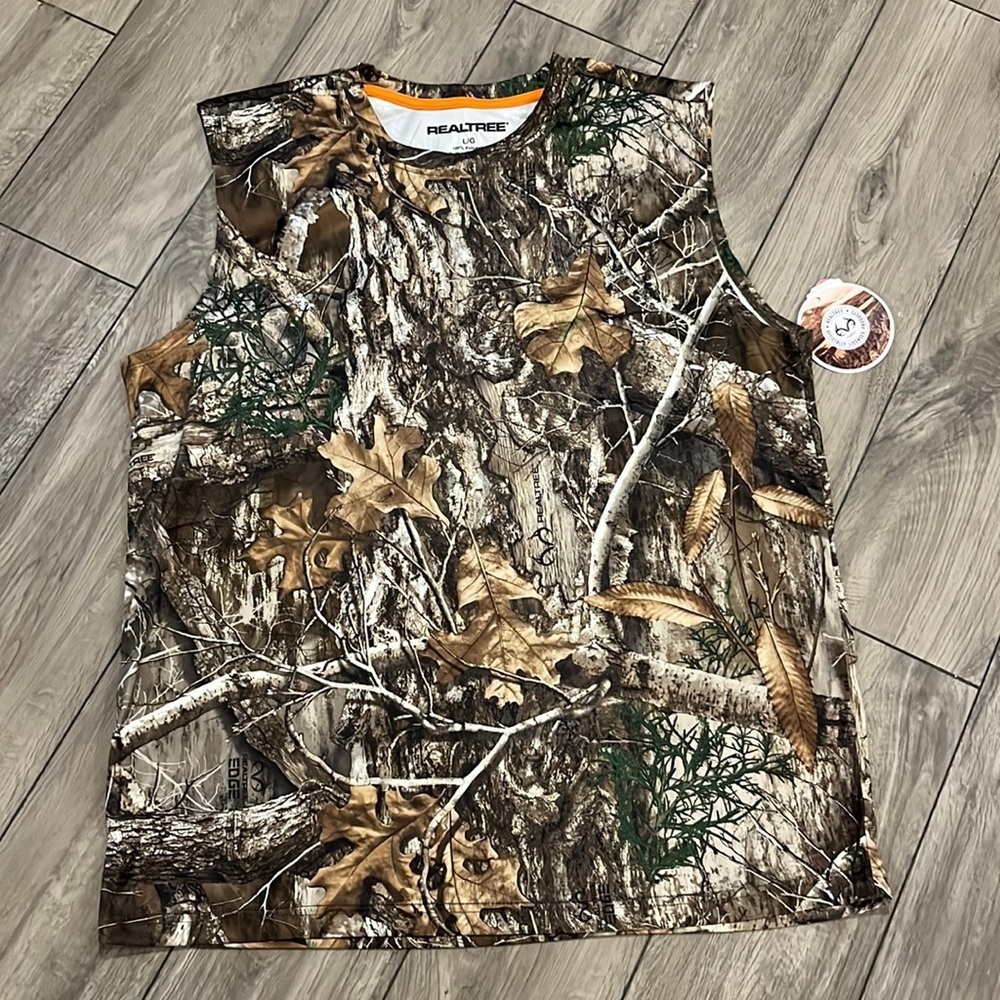 NWT Realtree sleeveless shirt camo size L